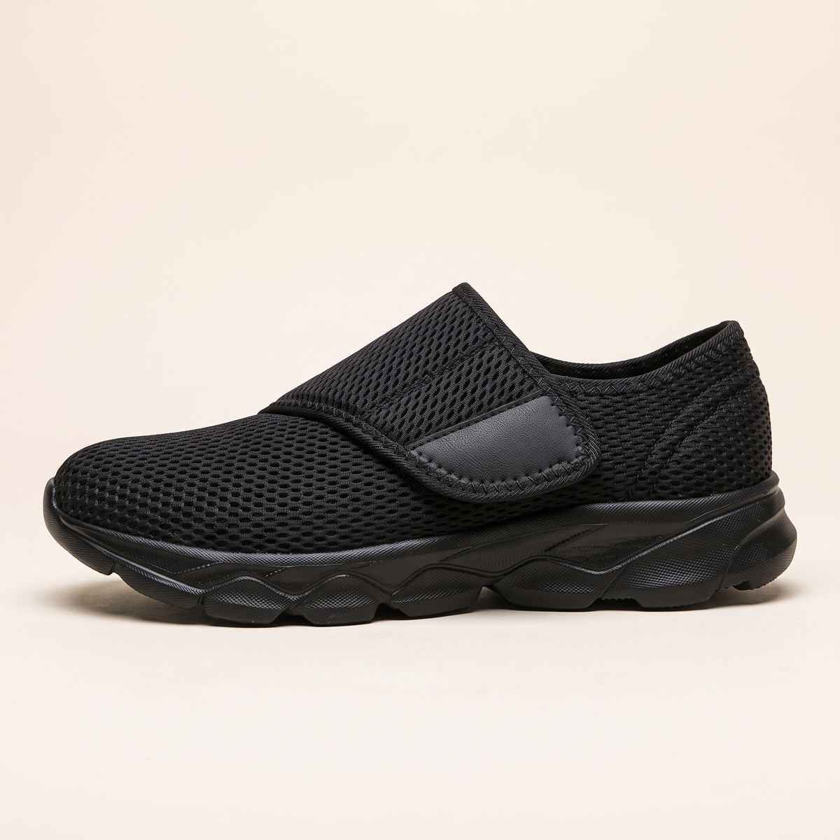 The Easy-Strap in all black